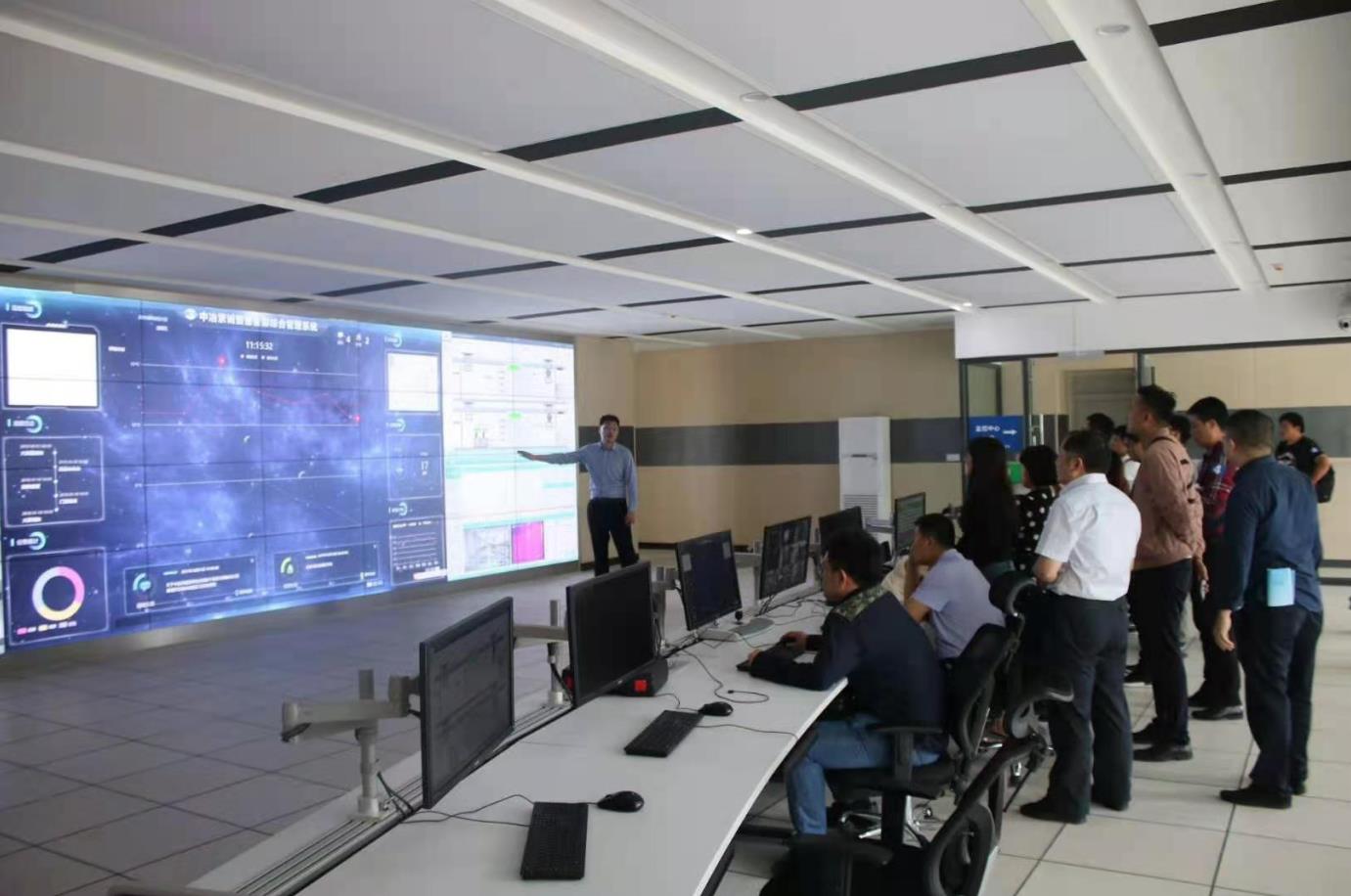 1-20121QKU5I9.jpg